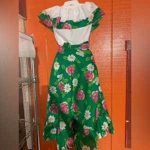 2 piezas blusa falda verde